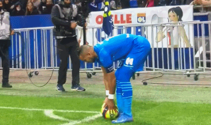 塔帅：我认为切尔西是争冠球队；特罗萨德有可能出场