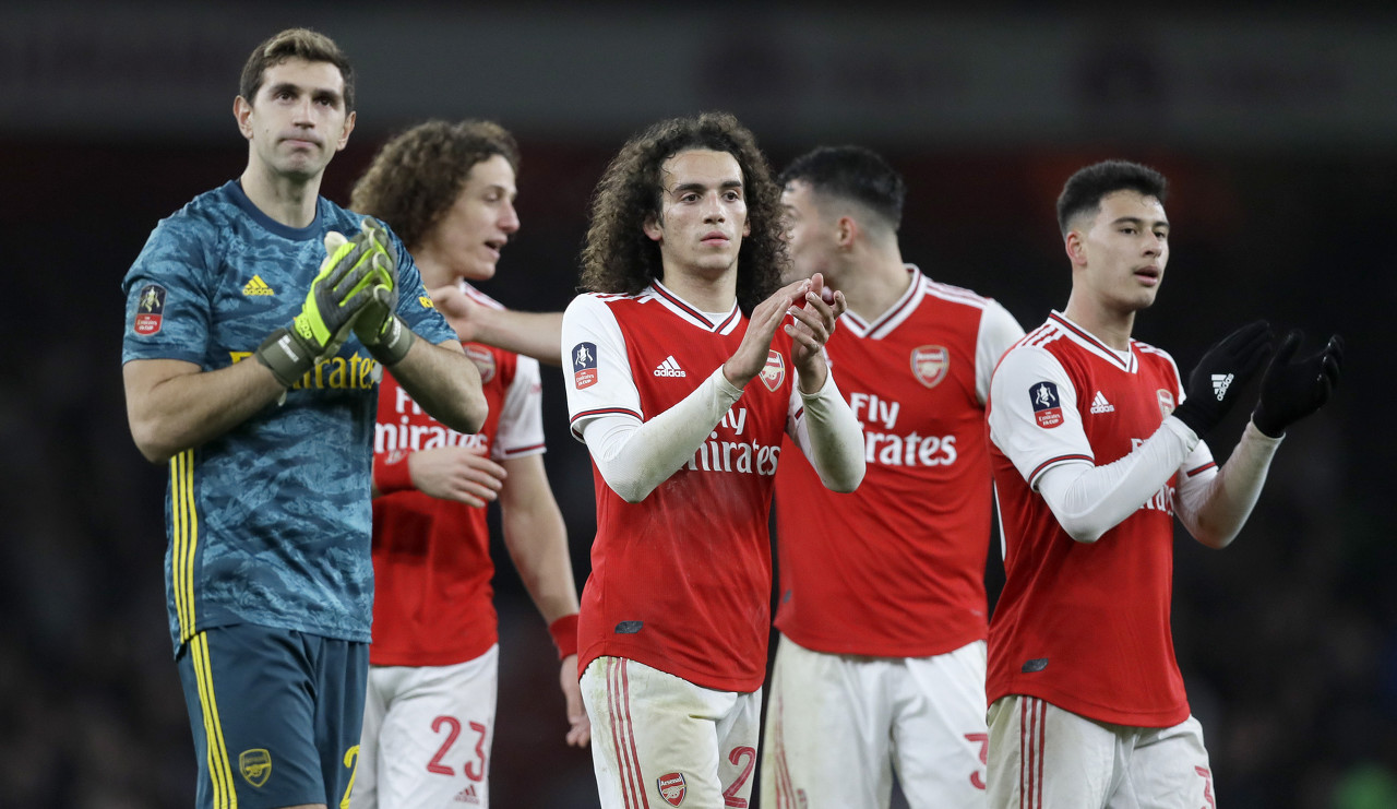 本土球员崛起让球迷看到希望（本土力量崛起，球迷重燃希望）