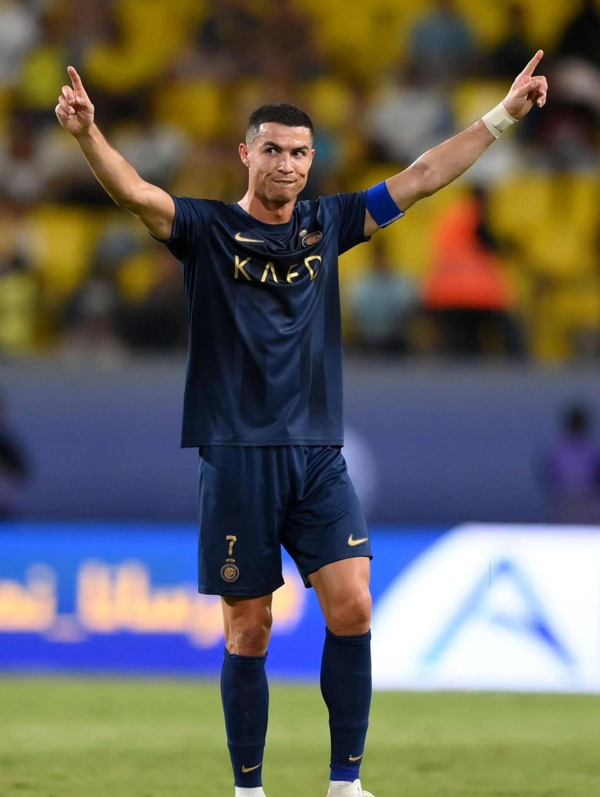 皇马vs塞尔塔首发：姆巴佩、维尼修斯领衔！居莱尔、阿隆索在列（皇马战塞尔塔首发出炉：姆巴佩、维尼修斯领衔，居莱尔、阿隆索入选）