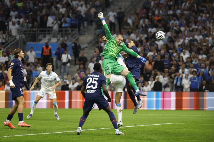 外媒：中超旧将卡拉斯科罢训，要求利雅得青年为自己雇佣管家（外媒称前中超外援卡拉斯科拒训，要求利雅得青年为其配备管家）