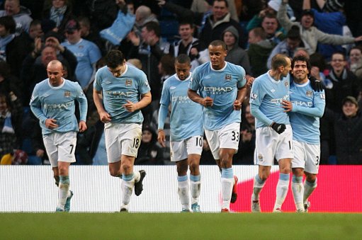 杰伦·约翰逊本赛季4次三双追平队史纪录，生涯6次排队史第二（杰伦·约翰逊单季4次三双追平队史纪录，生涯累计6次居队史第二）