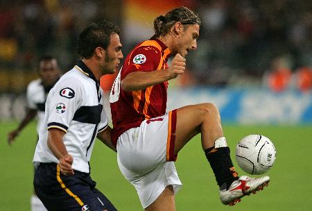 灰熊被逆转！莫兰特21+10犯大错，乐福梦回巅峰，湖人弃将也拉胯（灰熊遭逆转！莫兰特21+10却成争议焦点，乐福重现巅峰，前湖人球员表现低迷）