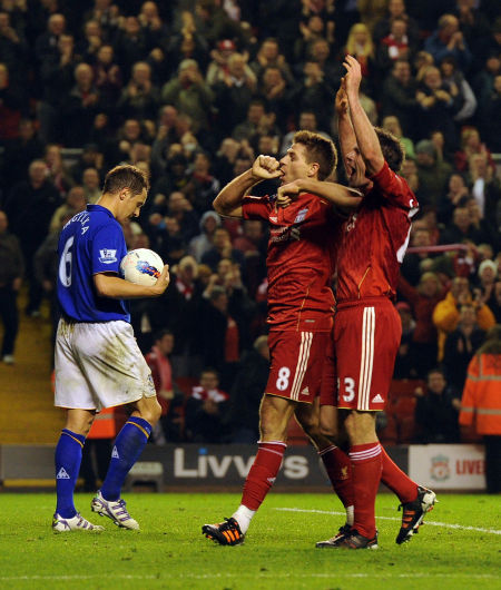 TA：斯通斯今夏不会离开曼城，胡桑诺夫计划留队（TA：斯通斯今夏将留守曼城，胡桑诺夫同样计划留队）