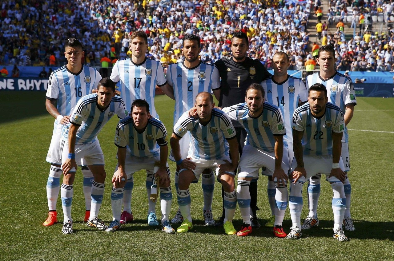 米体：国米想让邓弗里斯在意超杯半决赛对阵博洛尼亚时复出（米体：国米计划让邓弗里斯在意大利超级杯半决赛对博洛尼亚时复出）