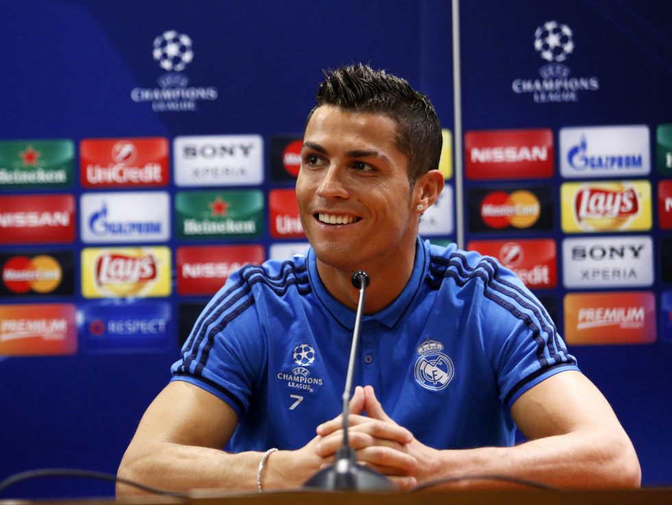 活久见！莱亚利是意甲近31年来第二位开场3分钟染红的门将（罕见一幕：莱亚利成近31年意甲第二位开场3分钟被罚下的门将）