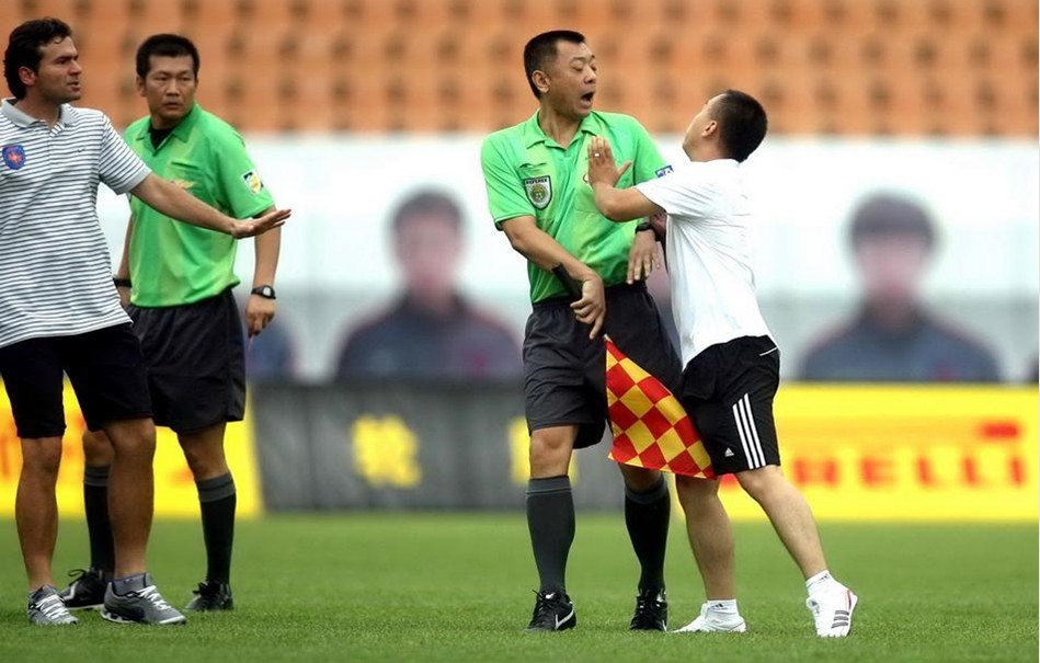 UFC2025最佳首秀候选萨尔基尔德一拳KO朱伯利，将战茸主（一拳KO朱伯利！UFC 2025最佳首秀候选萨尔基尔德下场将战茸主）